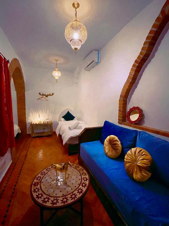 Riad Bab Mahrouk bed